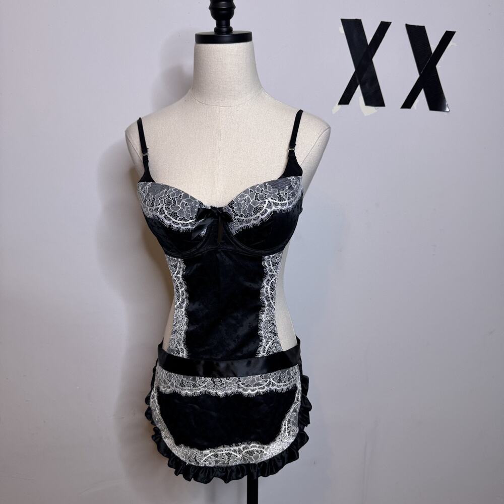 Victoria's Secret Y2K Black Lace Apron Bra Lingerie 34C NWOT